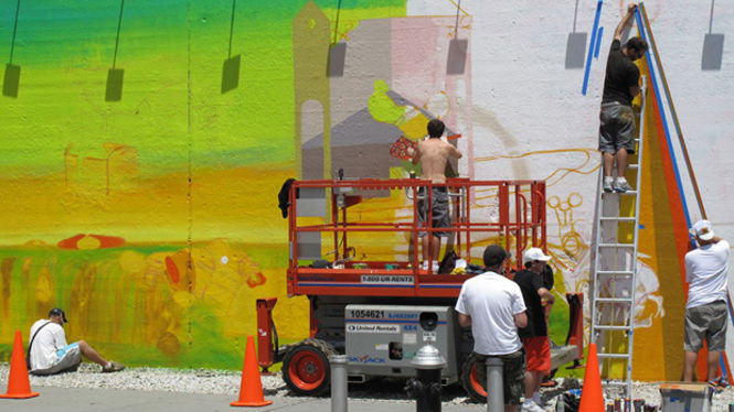 OsGemeos bei der Arbeit: New York City Mural