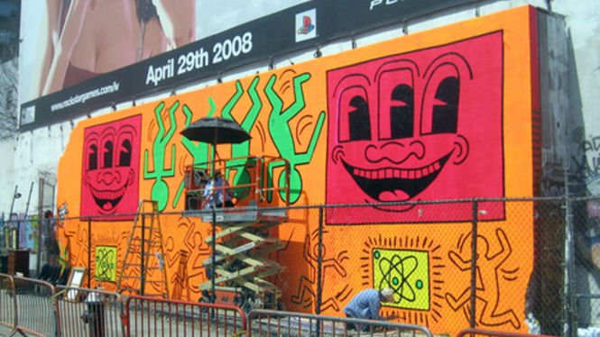 März 2008: Renovierung des Keith Haring Murals läuft